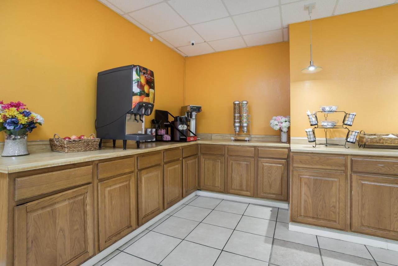 Americas Best Value Inn Tulsa I-44 Oakhurst Luaran gambar