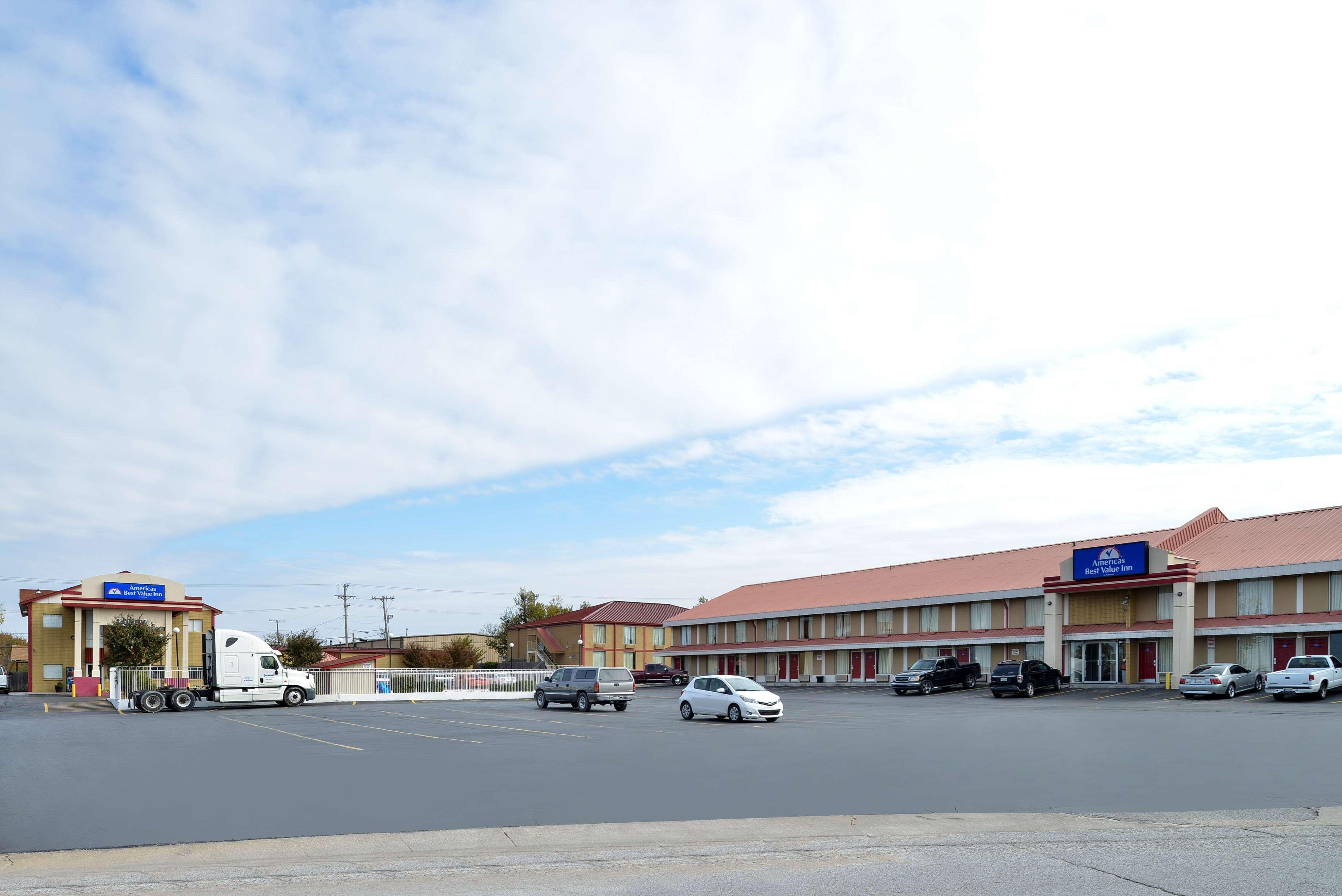 Americas Best Value Inn Tulsa I-44 Oakhurst Luaran gambar